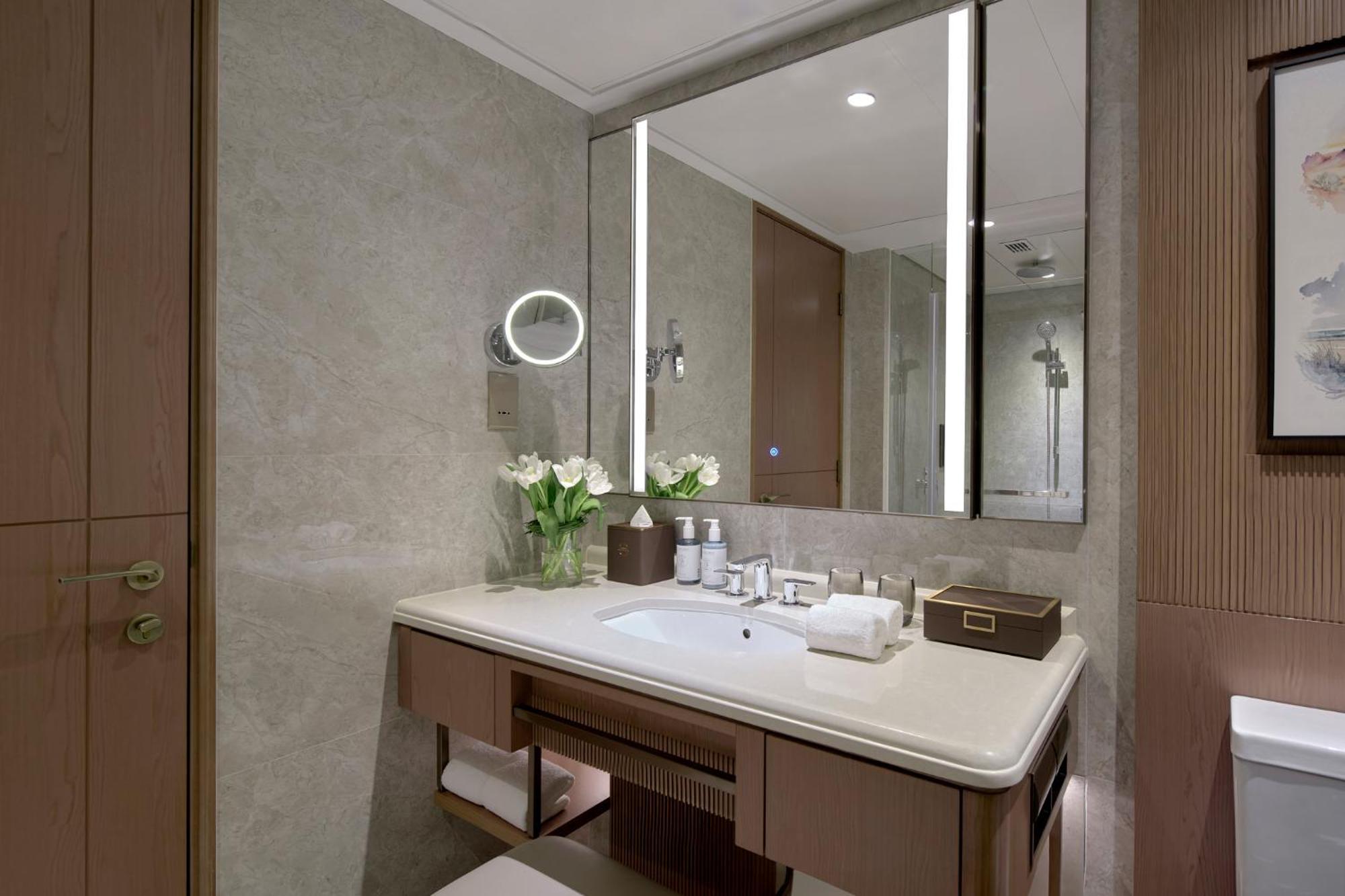 โรงแรม Hopewell 5*